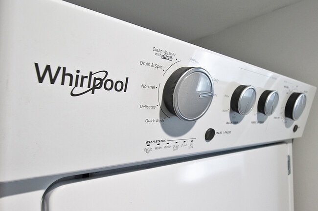 Building Photo - 914 North Blvd. Oak Park, IL 60302