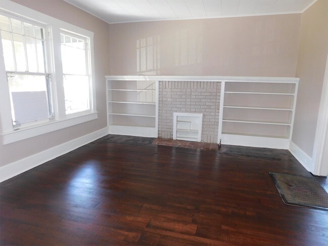 Building Photo - 1704 2nd Ave N