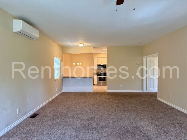 Foto del edificio - 2065 Cherokee Ln