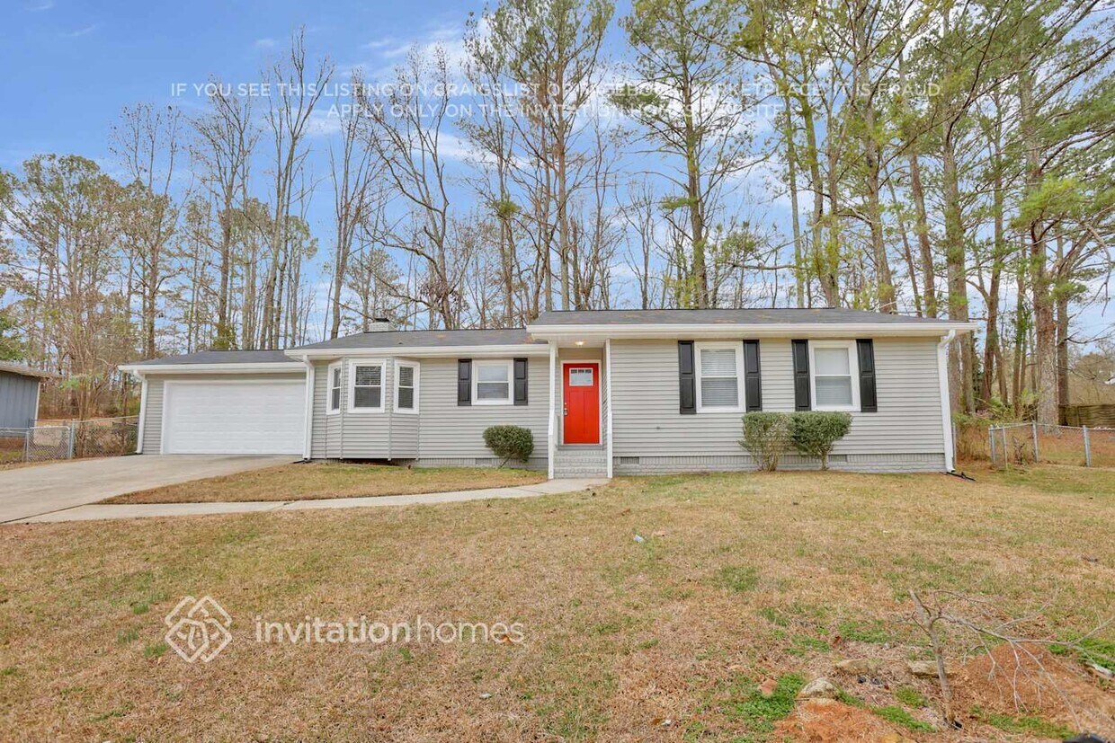 Foto principal - 6799 Browns Mill Lake Rd