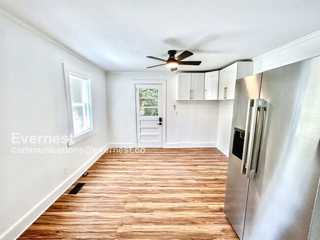Building Photo - 1391 N Druid Hills Rd