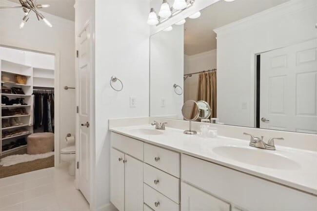 Building Photo - 1850 Cotillion Dr