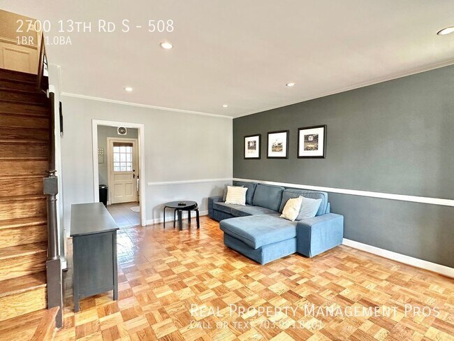 Foto del edificio - Stunning Arlington Village Rowhouse w/ Deck!
