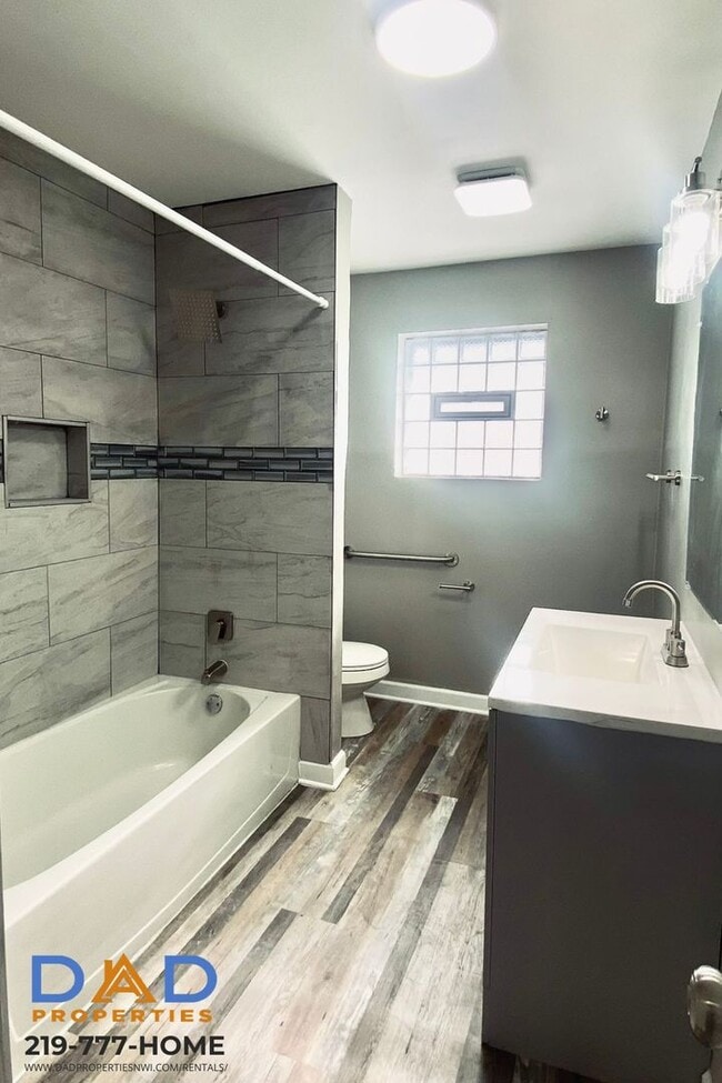 Building Photo - Spacious Updated 3 Bedroom Home in East Chicago