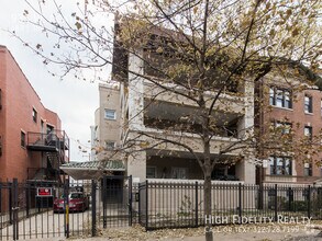 Building Photo - 935 W Agatite Ave