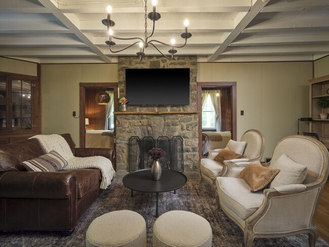 Building Photo - 3169 Spruce Cabin Rd