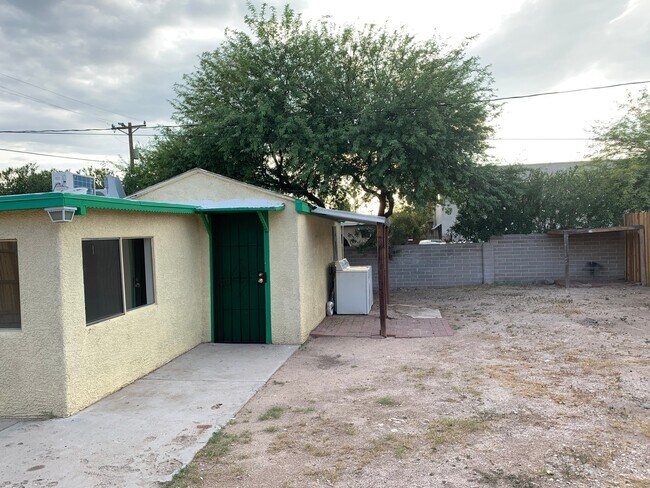 Foto del edificio - 826 E Lee St