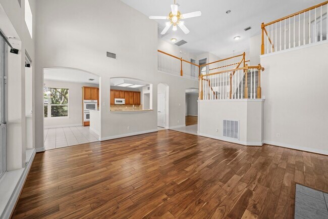 Building Photo - 1215 Pelican Hill Dr