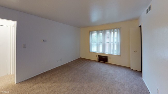 Building Photo - 1 br, 1 bath Apartment - 801 Green Rd Apt 412