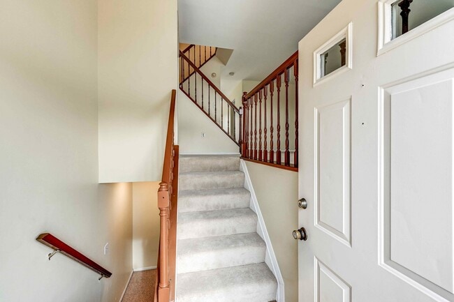 Foto del edificio - 18 Clinton Hill Ct