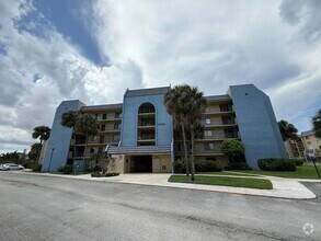 Building Photo - 2788 Tennis Club Dr