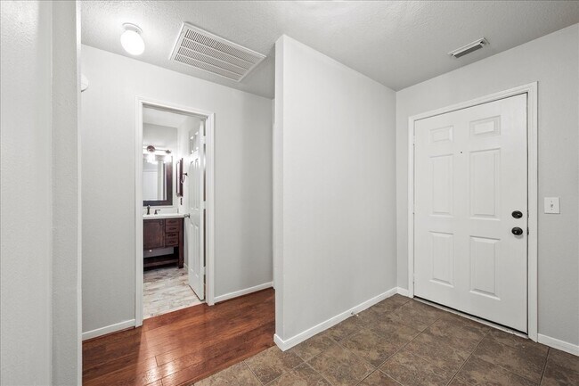 Foto del edificio - 17535 Prospect Meadows Dr