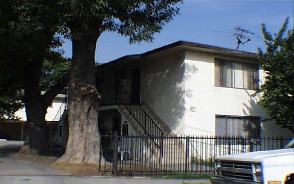 Building Photo - 11107 Kauffman St