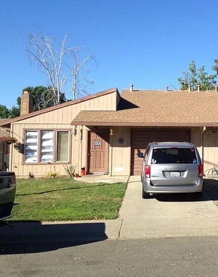 Building Photo - 1381 Hobart Dr