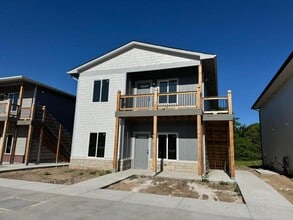 Building Photo - 5517 Bressler Dr