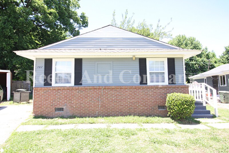 Primary Photo - 782 Tampa Ave