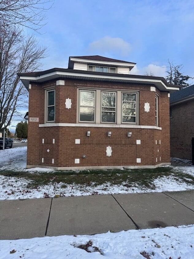 Foto principal - Clearing single family for rent