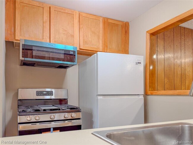 Foto del edificio - 34381 Rosslyn St