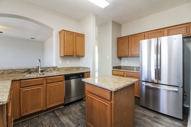 Foto del edificio - 505 Summertree Ln