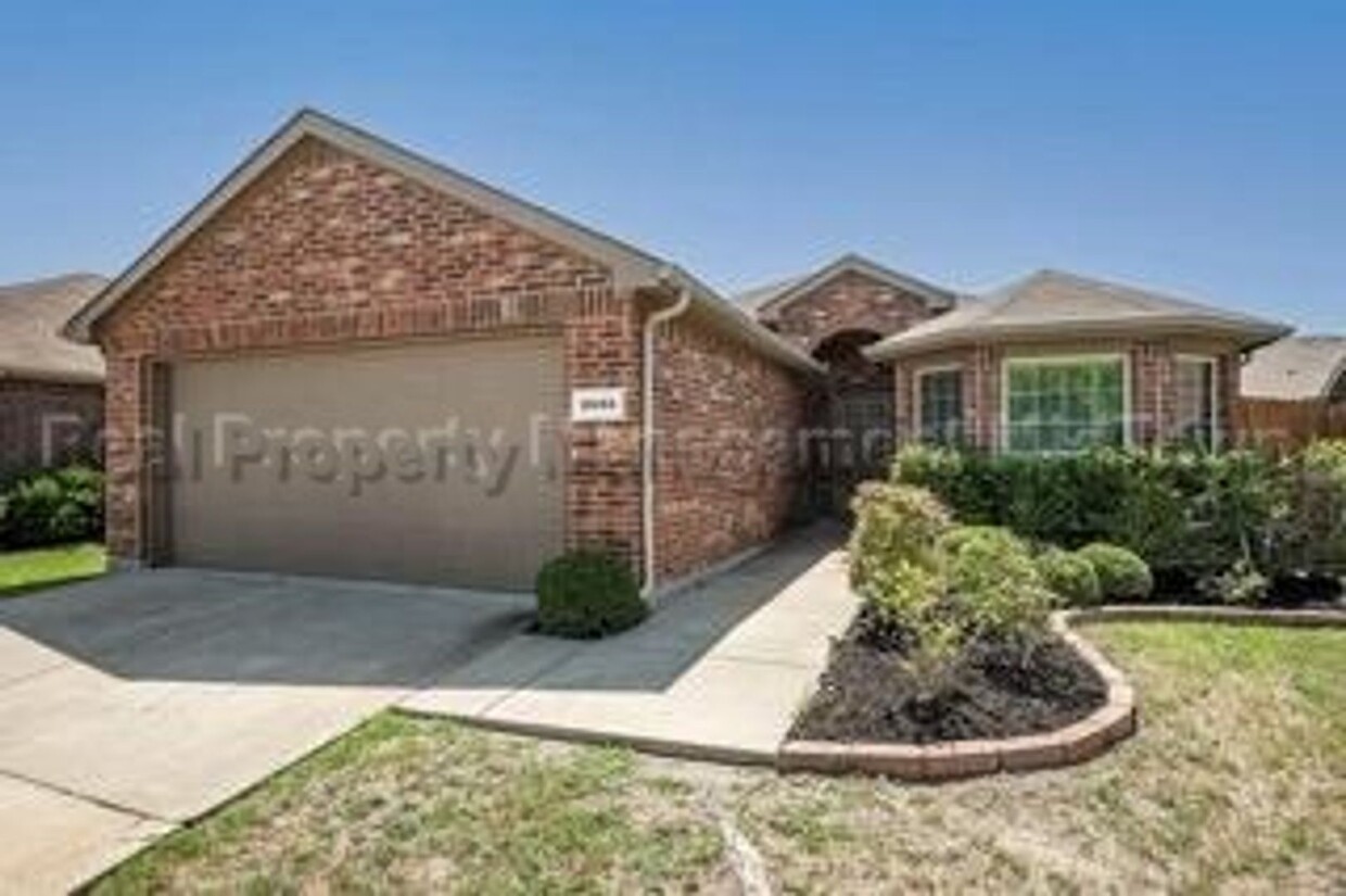 Primary Photo - Charming Newer Home Master-planned communi...