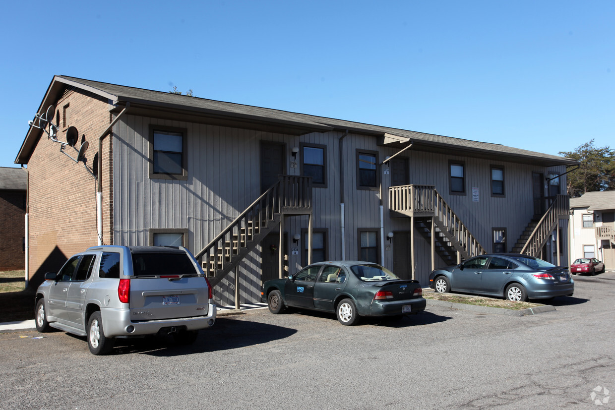 Building Photo - Cole Village Apartments