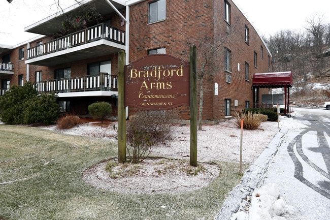 Building Photo - Bradford Condominiums