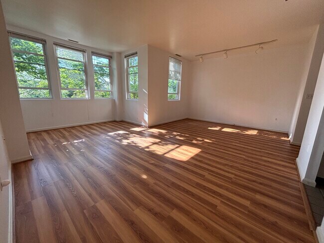 Foto del edificio - 218 Thorndike St