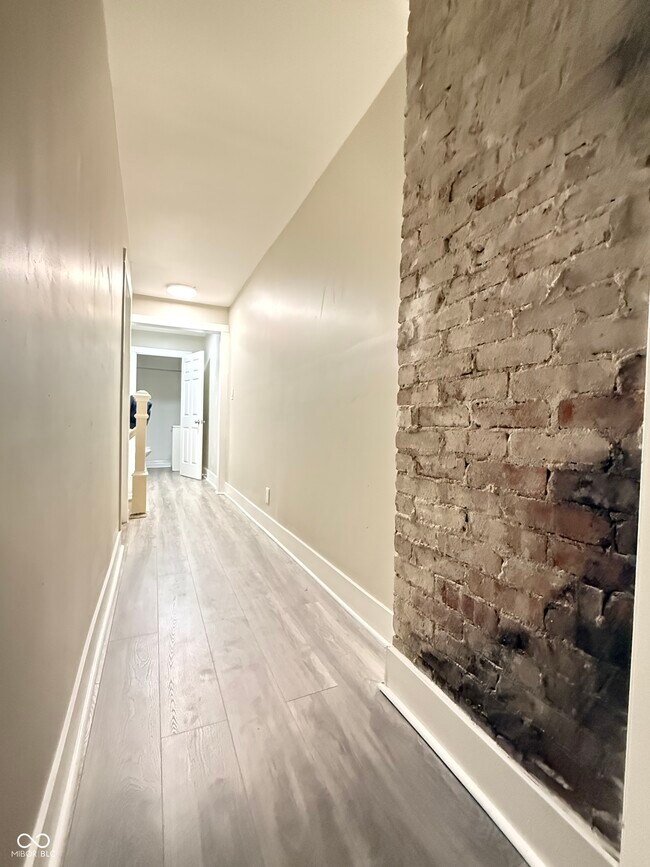 Foto del edificio - 1341 N Gale St