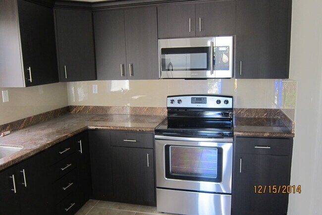 Building Photo - 3701 SW 48th Ave