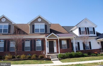 Building Photo - 2108 Hanford Way