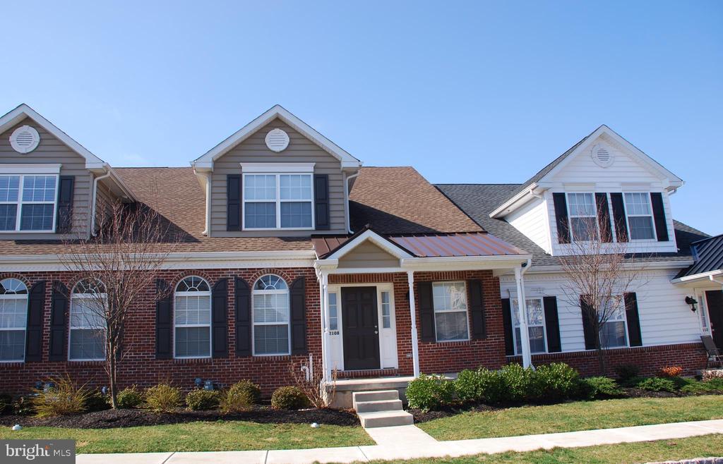 Primary Photo - 2108 Hanford Way