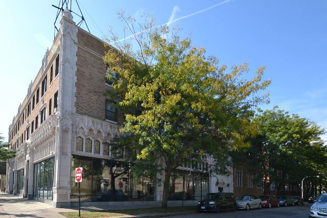 Building Photo - 1211 W Elmdale Ave