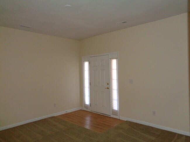 Foto del edificio - 7041 Somerset Springs Dr