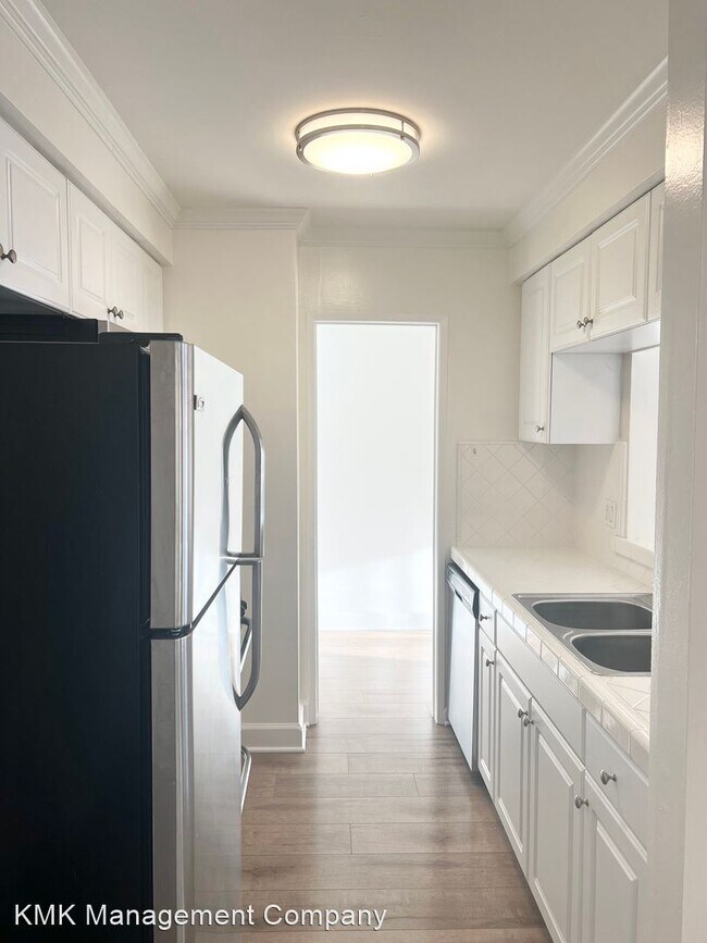 Building Photo - 2 br, 2 bath Apartment - 1827 Veteran Ave ...