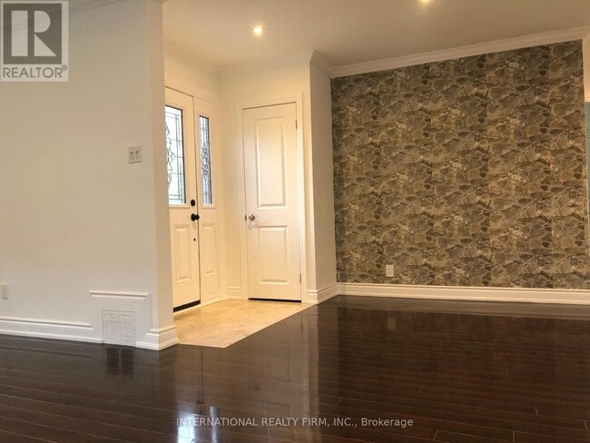 Building Photo - 55 Kenton Dr
