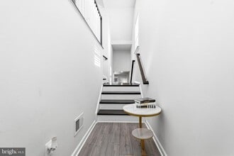 Building Photo - 2812 Lanham Hill Cir