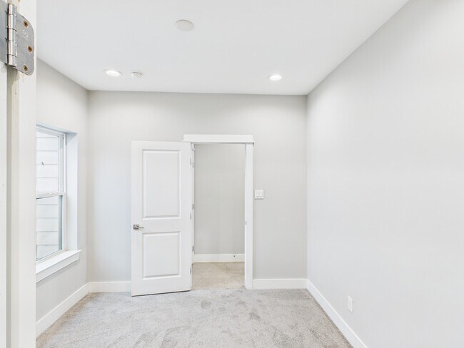 Foto del edificio - 754 W Donovan St