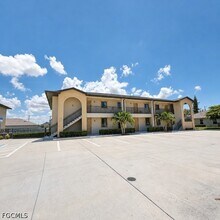 Building Photo - 4109 SW 8th Pl