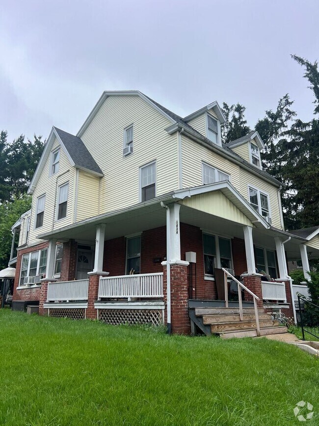 Building Photo - 1434 1st Ave