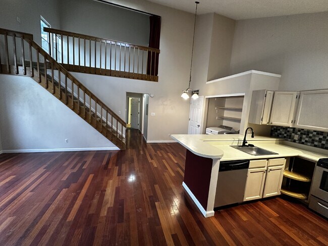 Foto del edificio - Available Now! "Charming 2bd/1ba with Fireplace & Hardwood Floors in Westminster Oasis!"