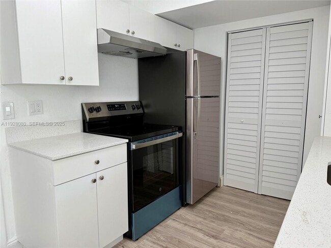 Foto del edificio - 4086 N Pine Island Rd