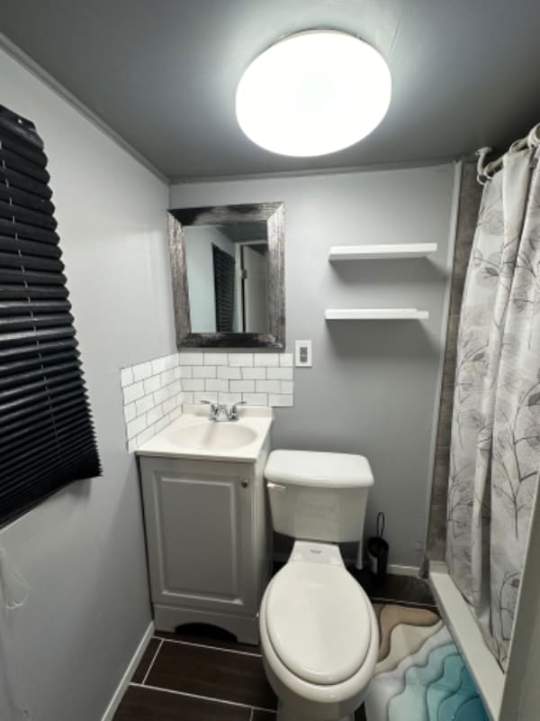 Building Photo - 6913 Cocos Dr