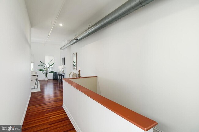 Building Photo - 312 Market St