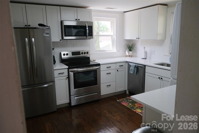 Foto del edificio - 1034 Charles Ave