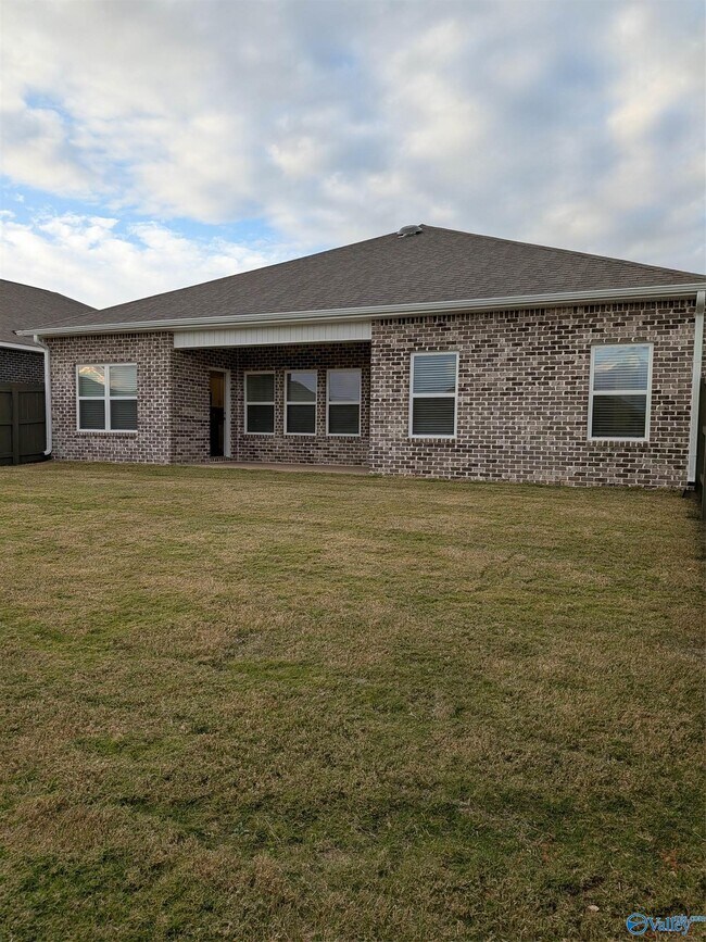 Foto del edificio - 336 Jackson Pt Cir