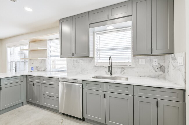 Building Photo - 6205 S Rice Ave