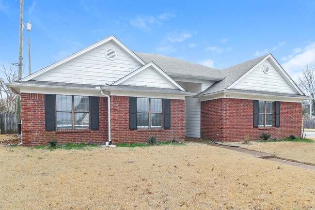 Building Photo - 8607 Sunnyvale St N