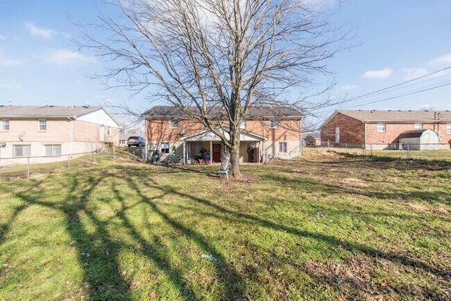 Building Photo - 322 Edgewood Dr