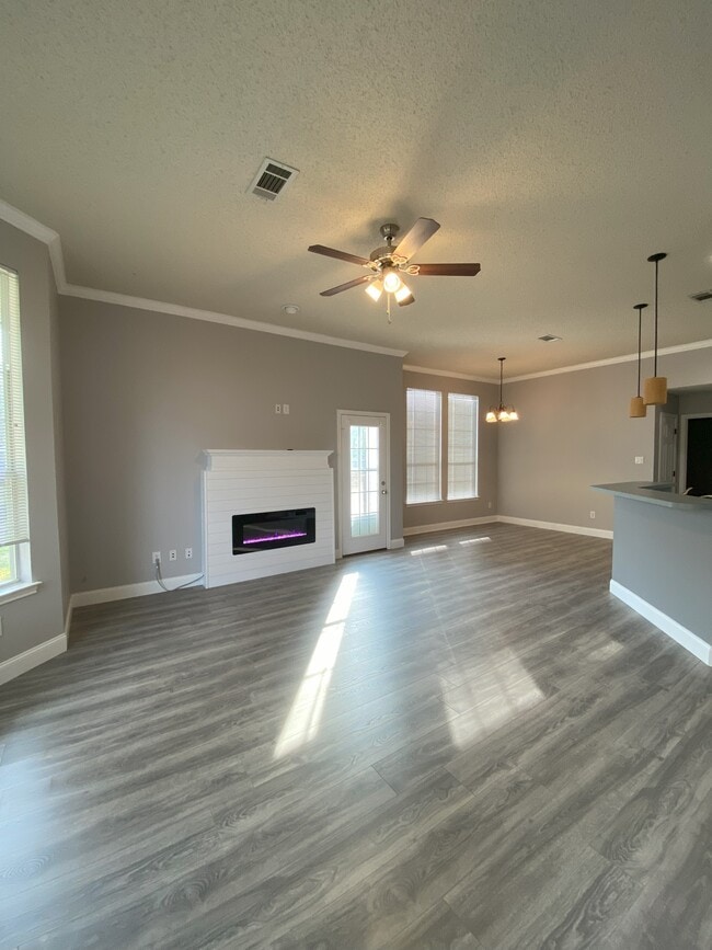 Photo - 914 S Jefferson St (Pilot Point, TX) House