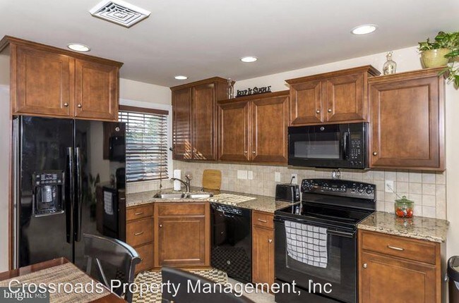Foto del edificio - 2 br, 2 bath House - 83 Midway Farms Lane
